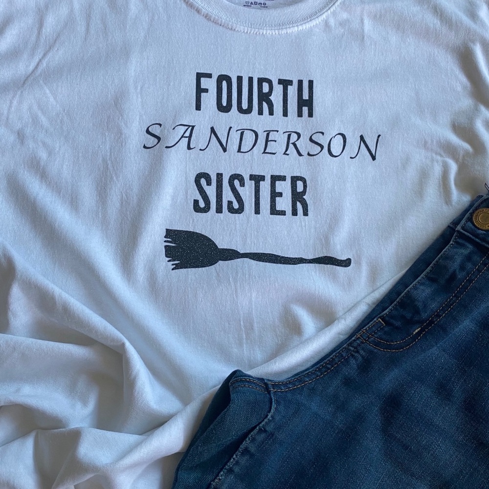 Hocus Pocus tee - Picture 2 of 3